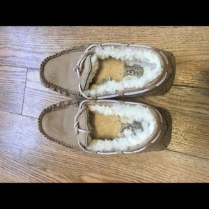 Ugg Dakota Moccasins